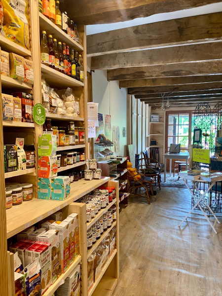 ©Brive Tourisme Photo des étals de l'épicerie du Saillant.